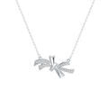 Damen Halskette mit elegantem, geschwungenem Anhänger und funkelnden Zirkonia Shop Nory