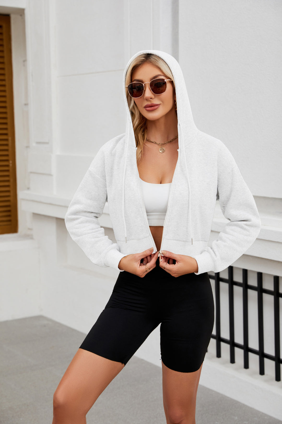 Damen Kurze Zip‑Hoodie Jacke mit Kapuze, Gummibund und Rippbündchen Shop Nory
