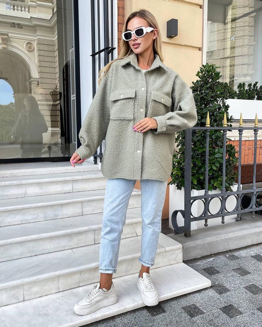 Damen Oversized Teddy-Übergangsjacke mit Brusttaschen und Druckknöpfen Shop Nory