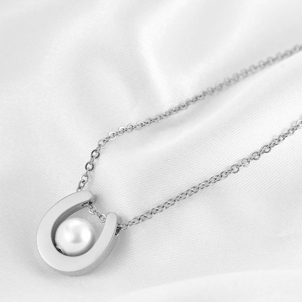 Damen Halskette mit elegantem Anhänger und hochwertiger Perle Shop Nory