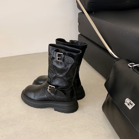 Damen Halbhohe Bikerstiefel aus Glattlederoptik mit verstellbaren Metallschnallen und profiliertem Lug‑Plateau Shop Nory