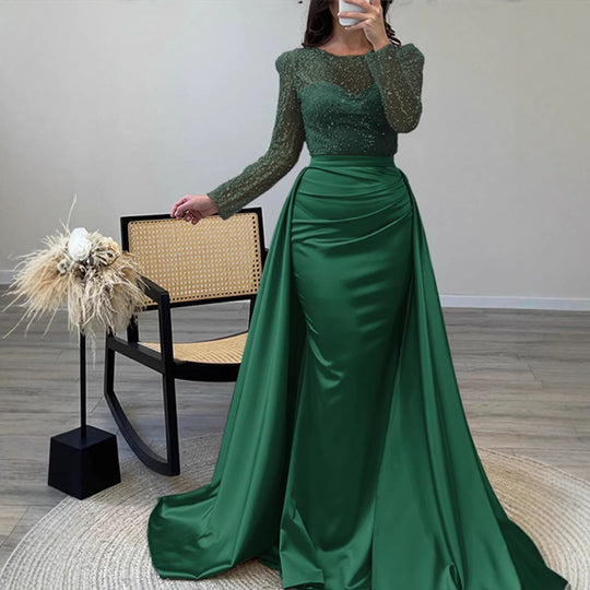 Damen Abendkleid mit funkelndem Paillettenoberteil und elegantem Satinrock