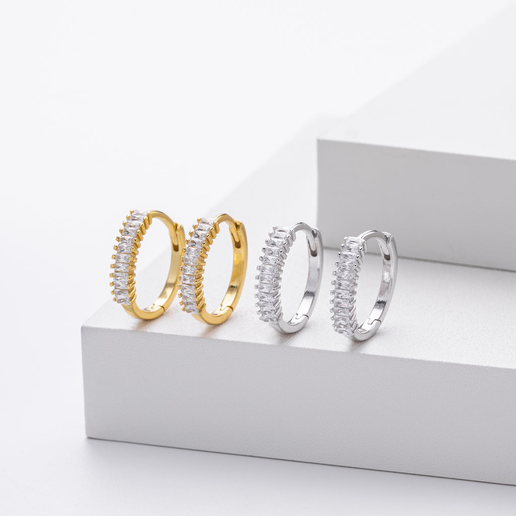 Damen Creolen mit funkelnden Zirkonsteinen und hochwertiger 925 Sterlingsilberfassung Shop Nory