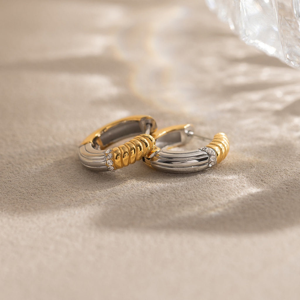 Damen Creolen mit funkelnden Zirkonia und modernem Doppelringdesign Shop Nory