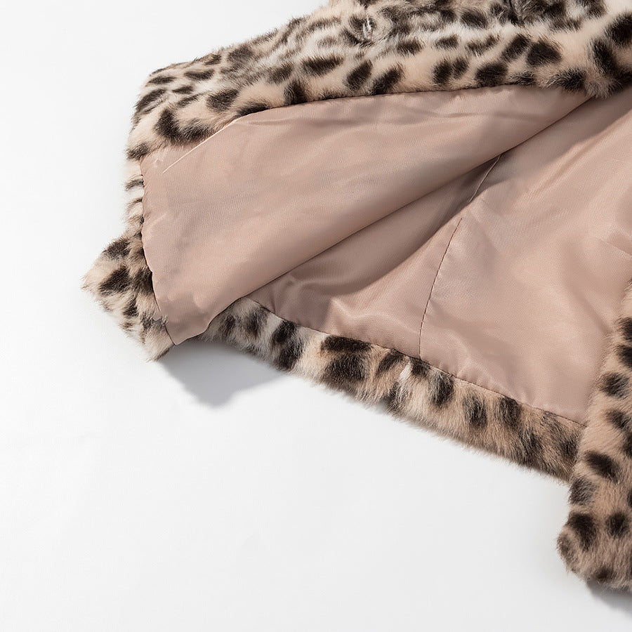 Damen Kurzjacke aus Kunstfell mit Leopardenmuster und Rundhalsausschnitt Shop Nory