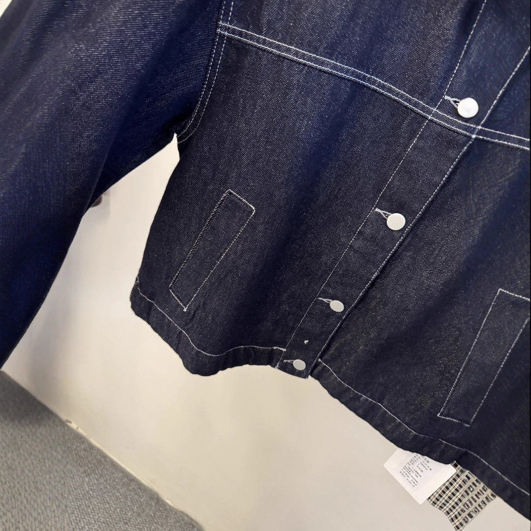 Damen Kurz geschnittene Denimjacke mit kontrastierenden Karomanschetten Shop Nory