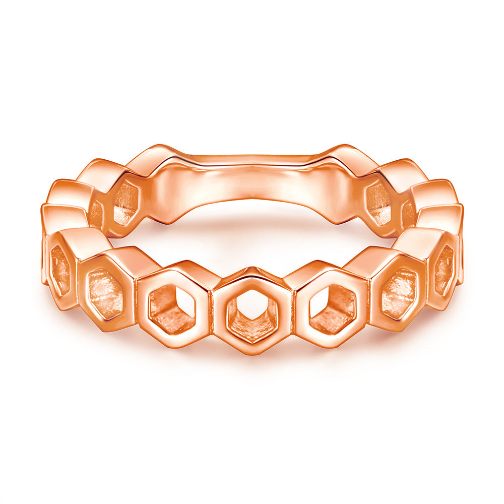 Damenring mit einzigartigem hexagonalem Design und modernem Hochglanz-Finish Shop Nory