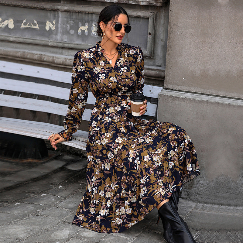 Damen Fließendes Blumen‑Midikleid mit V‑Ausschnitt, Smok‑Taillenband und Stufenrock Shop Nory