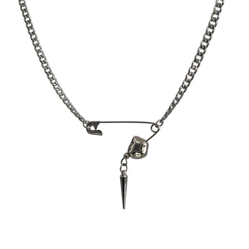 Damen Kette mit modernem Sicherheitsnadeldesign und minimalistischen Anhängern Shop Nory