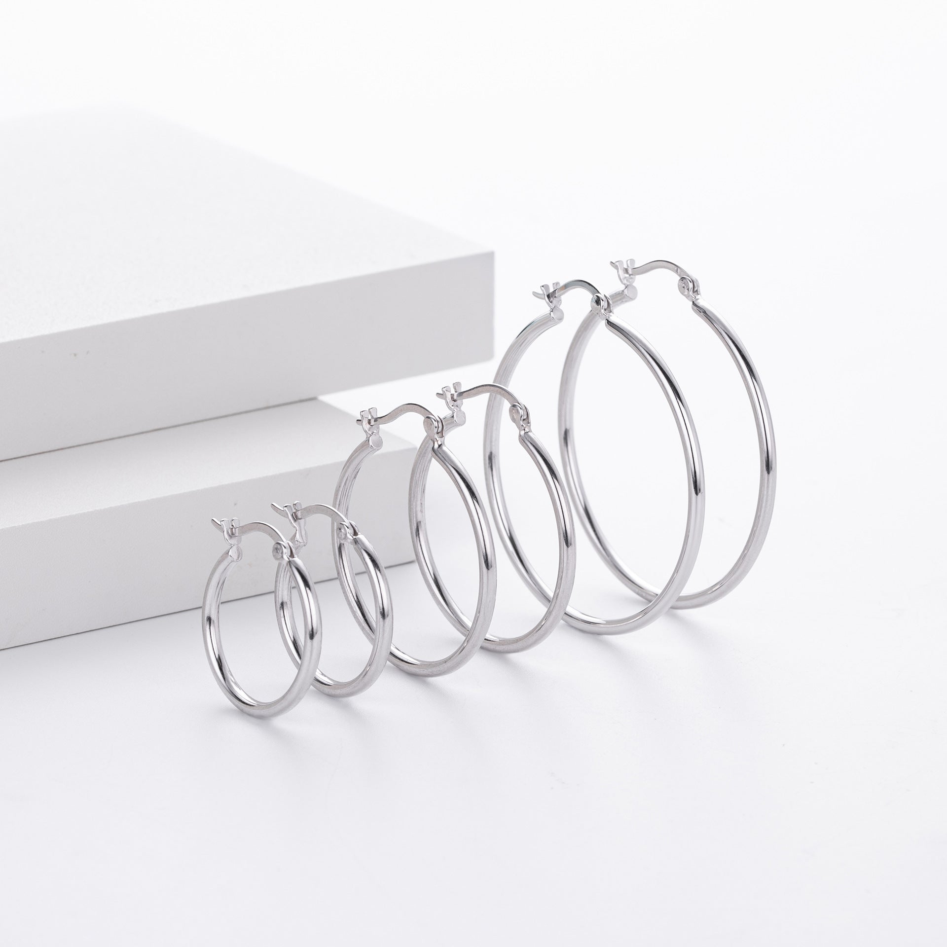Damen Creolen im eleganten, minimalistischen Design aus 925 Sterling Silber Shop Nory