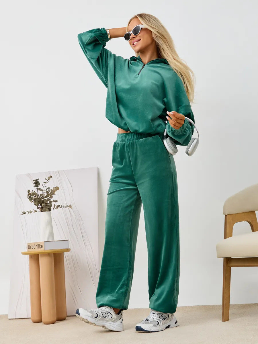 Damen samtiges zweiteiliges Lounge-Set mit Kapuzen-Halbzip und elastischer Bundhose Shop Nory