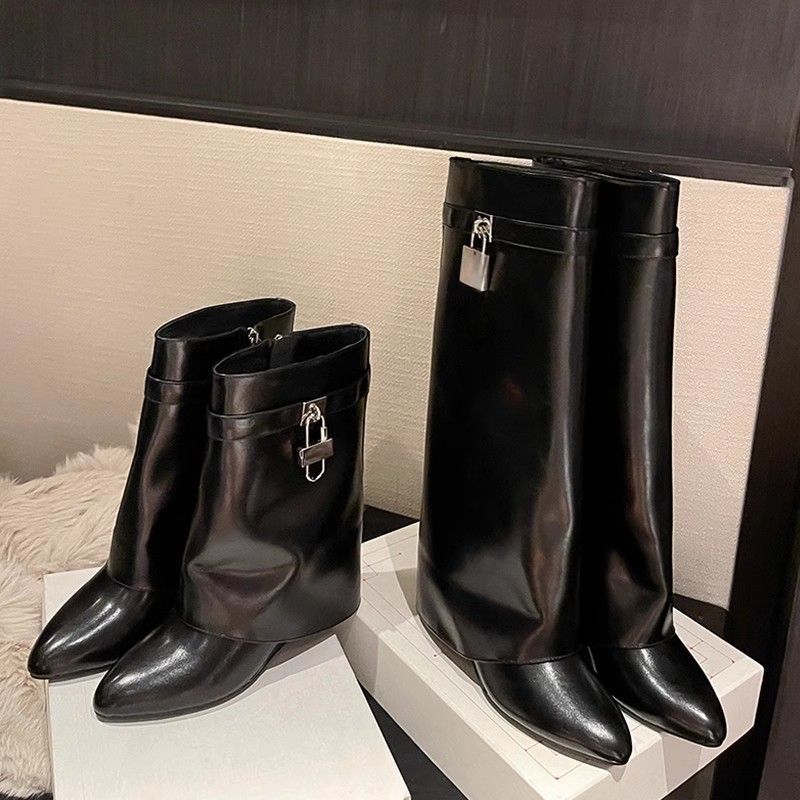 Damen kniehohe spitze Lederstiefel mit dekorativem Schnallen- und Schlossdetail Shop Nory