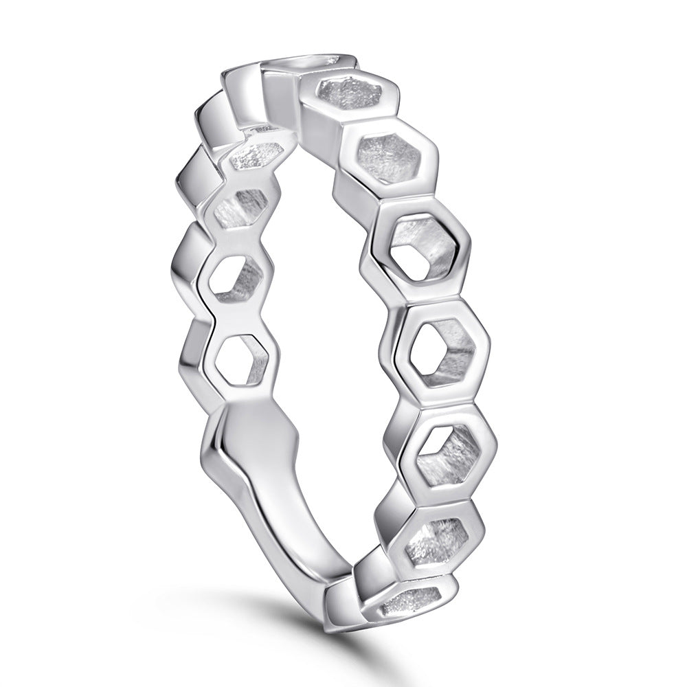 Damenring mit einzigartigem hexagonalem Design und modernem Hochglanz-Finish Shop Nory