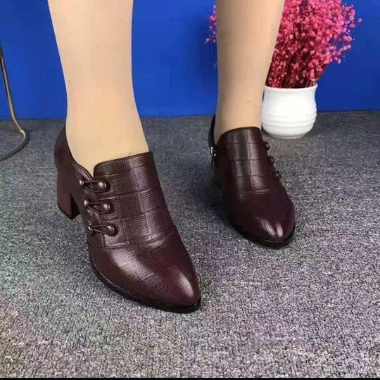 Damen Elegante Spitze Slipper‑Pumps mit niedrigem Blockabsatz und strukturierter Lederoptik Shop Nory