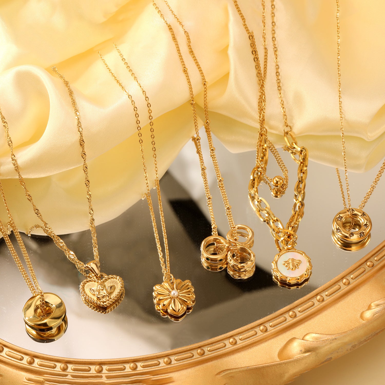 Damen elegante Halskette mit funkelndem Anhänger aus Edelstahl und goldplattierter Kette Shop Nory