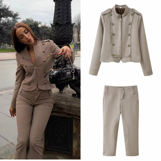 Damen Zweiteiliger taillierter Nadelstreifen-Anzug mit Reißverschlussblazer und Highwaist-Hose Shop Nory