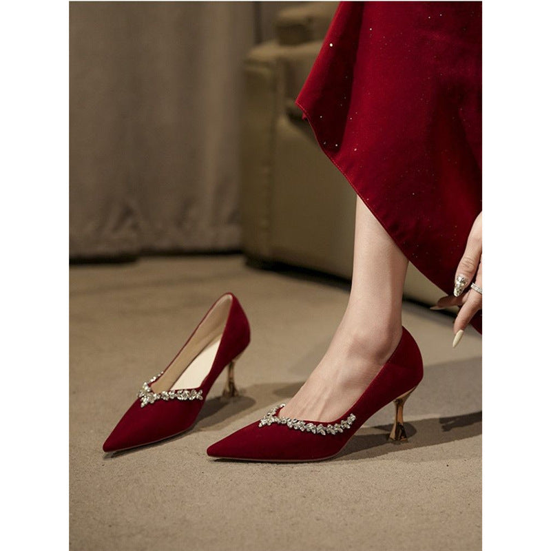 Damen elegante spitze Pumps mit funkelnden Strassakzenten Shopnory