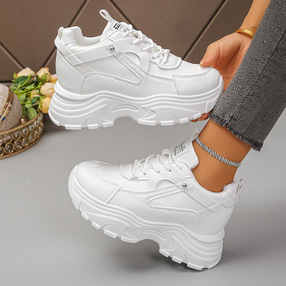 Damen Plattform-Chunky-Sneaker mit skulpturierter Profilsohle und gepolstertem Schaft Shop Nory