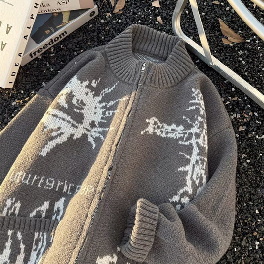 Unisex Grobgestrickte Zip‑Strickjacke mit hohem Rippenkragen, Jacquardmuster und aufgesetzten Taschen Shop Nory