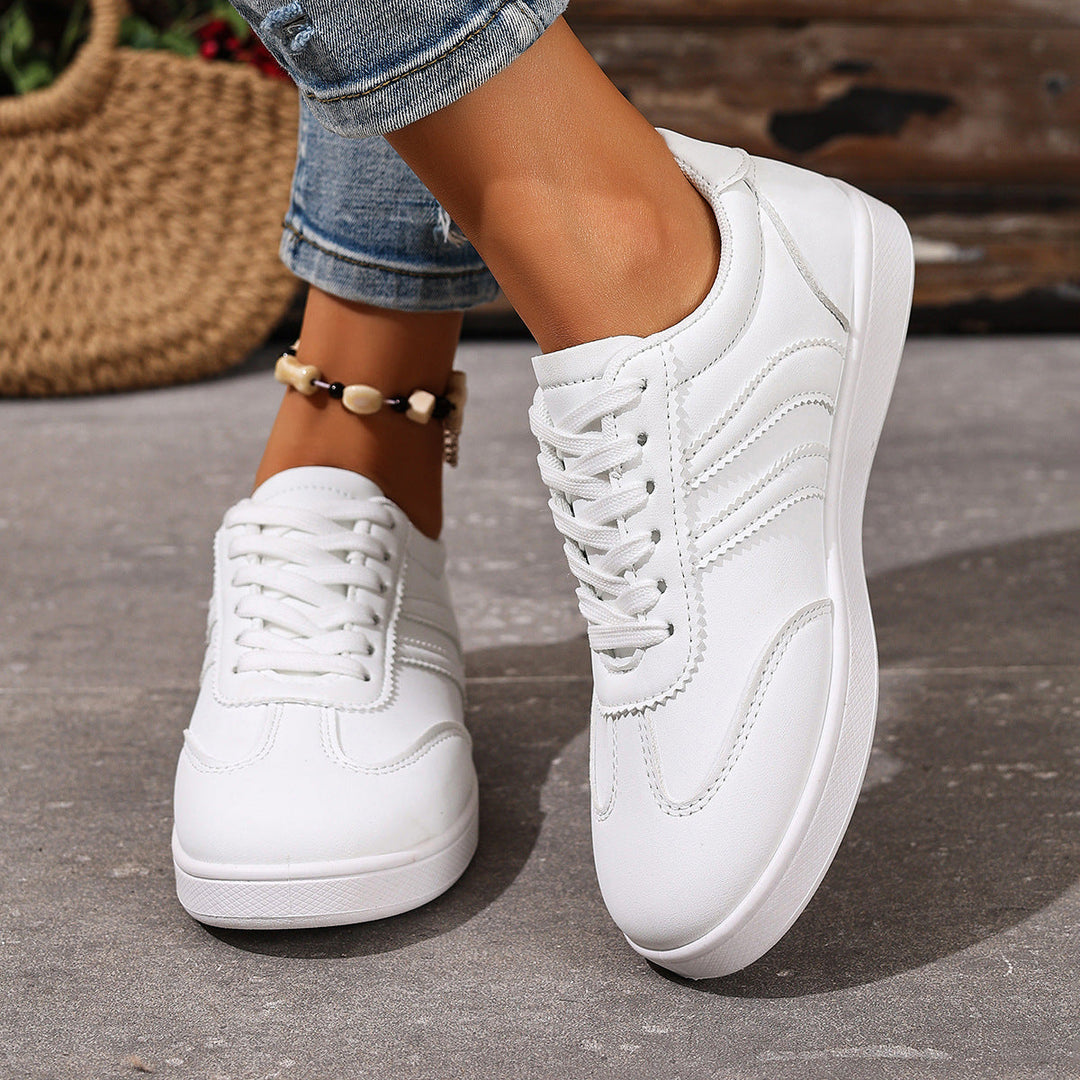 Damen Sportliche Sneakers mit modischen Designelementen