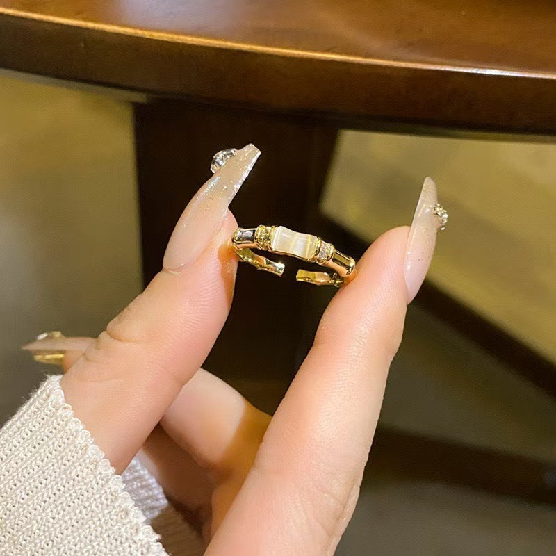 Damen modern gestalteter Ring mit elegantem Overlay Shop Nory