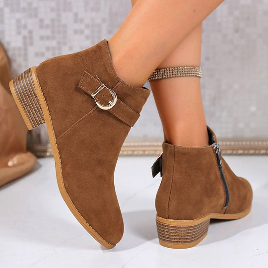 Damen Veloursleder-Ankle-Boots mit seitlichem Reißverschluss, Zier-Schnalle und niedrigem Blockabsatz Shop Nory