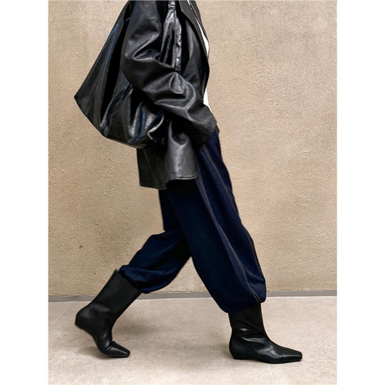 Damen halbhohe Veloursleder-Stiefel mit spitzer Zehenform und flacher Keilsohle Shop Nory