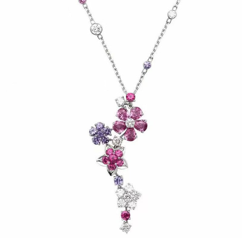 Damen Anhänger-Halskette mit funkelndem Blumenmotiv und hochwertigen Kristallen Shop Nory