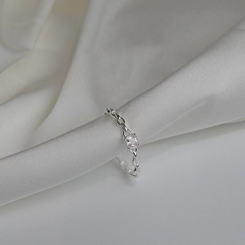 Damen offener Ring mit elegantem Kettendesign und funkelndem Zirkonia Shop Nory
