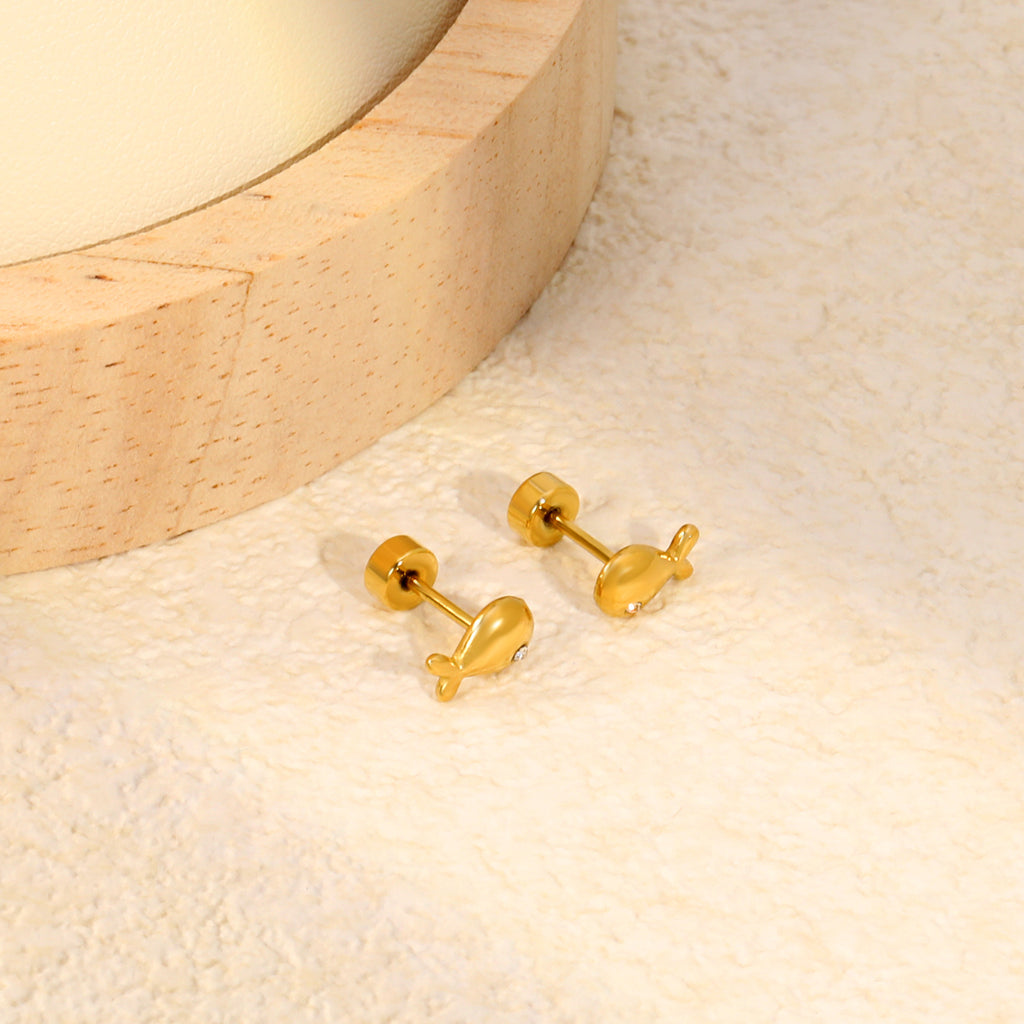 Damen Ohrstecker mit verspieltem Fischdesign aus hochwertigem Edelstahl und funkelndem Zirkonia Shop Nory