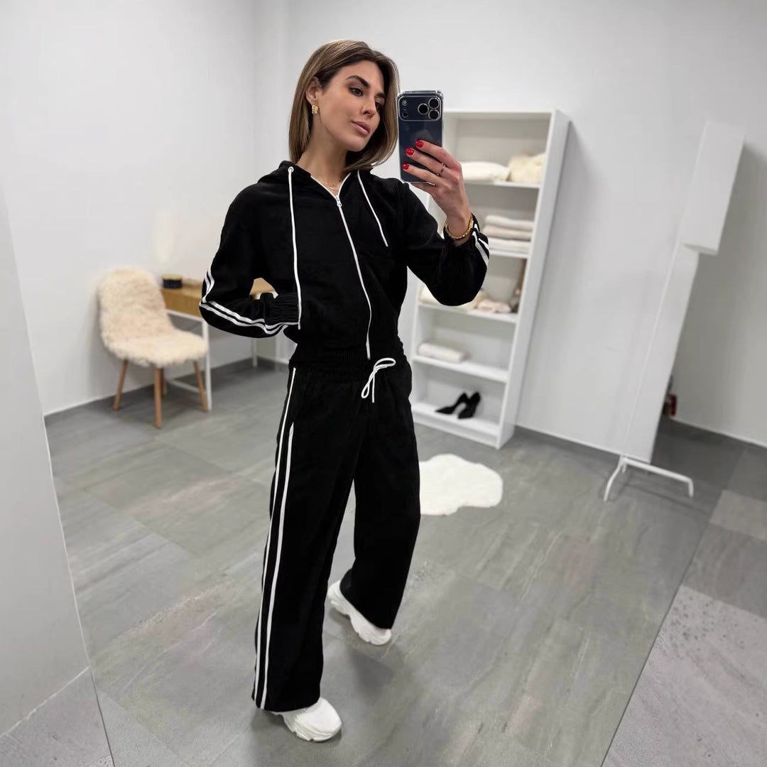 Damen Cord-Jogginganzug mit Kapuze, seitlichen Kontraststreifen, Tunnelzug und elastischen Saumbündchen Shop Nory