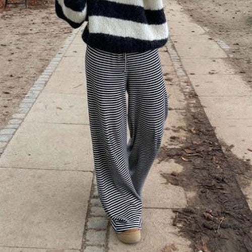 Damen Bequeme und luftige Sommerhose mit Streifenmuster und elastischem Bund