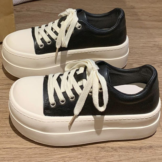 Damen Retro Plateausneaker mit zweifarbiger Lederoptik und extrahoher Gummiplattform Shop Nory