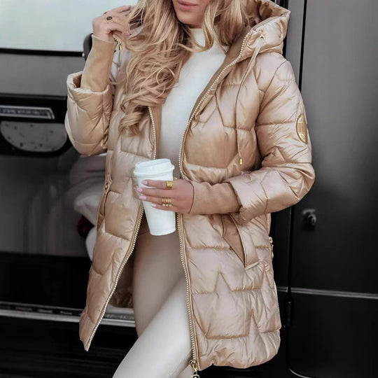 Damen Glänzende Steppjacke mit Kapuze, Kordelzug und leicht tailliertem Schnitt Shop Nory
