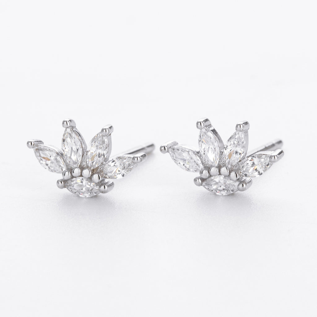 Damen Ohrstecker aus 925 Sterling Silber mit funkelndem Zirkon im floralen Design Shop Nory