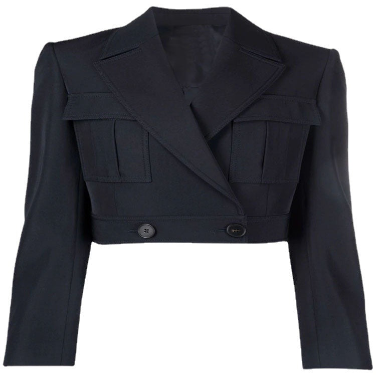 Damen Kurzblazer im Tailoring mit aufgesetzten Pattentaschen und markanter Schulterpartie Shop Nory