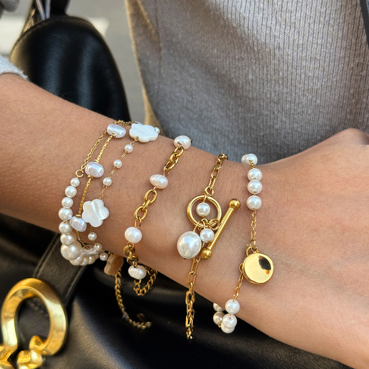 Damen Armband mit eleganten Blumenelementen aus hypoallergenem Edelstahl Shop Nory