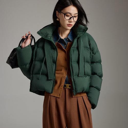 Damen Kurz geschnittene Boxy-Steppjacke mit voluminöser Kapuze und Kordelzug Shop Nory