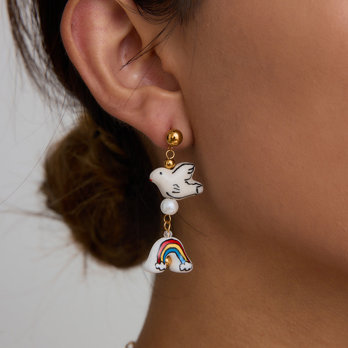 Damen Ohrhänger im verspielten Enten-Design mit Perlenschmuck und hypoallergener Edelstahlverarbeitung Shop Nory