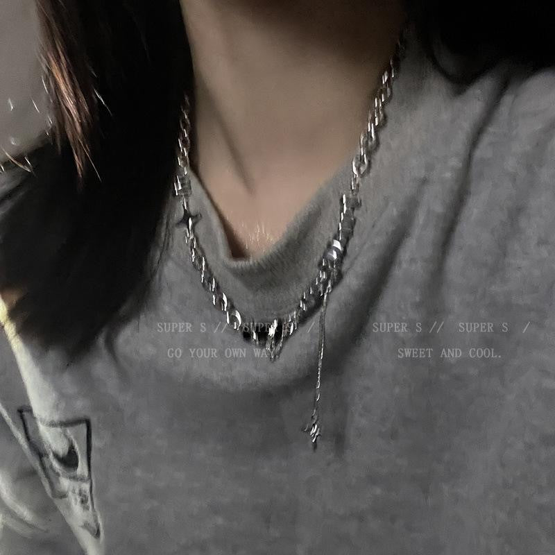 Damen modische Kette mit einzigartigem Pendelanhänger und strukturierter Gliederung Shop Nory