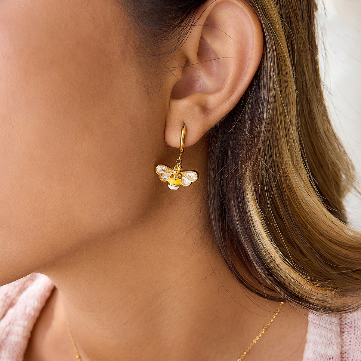 Damen Halskette mit Bienendesign und funkelnden Steinen Shop Nory