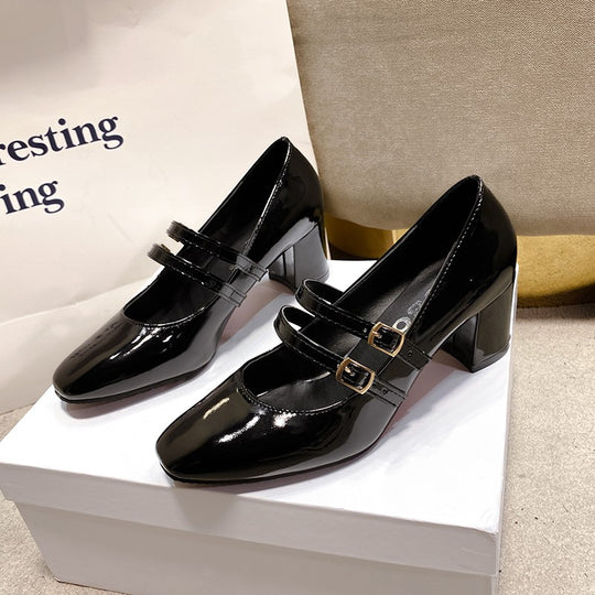 Damen Lack-Mary-Jane-Pumps mit doppelt verstellbaren Riemen und mittelhohem Blockabsatz Shop Nory