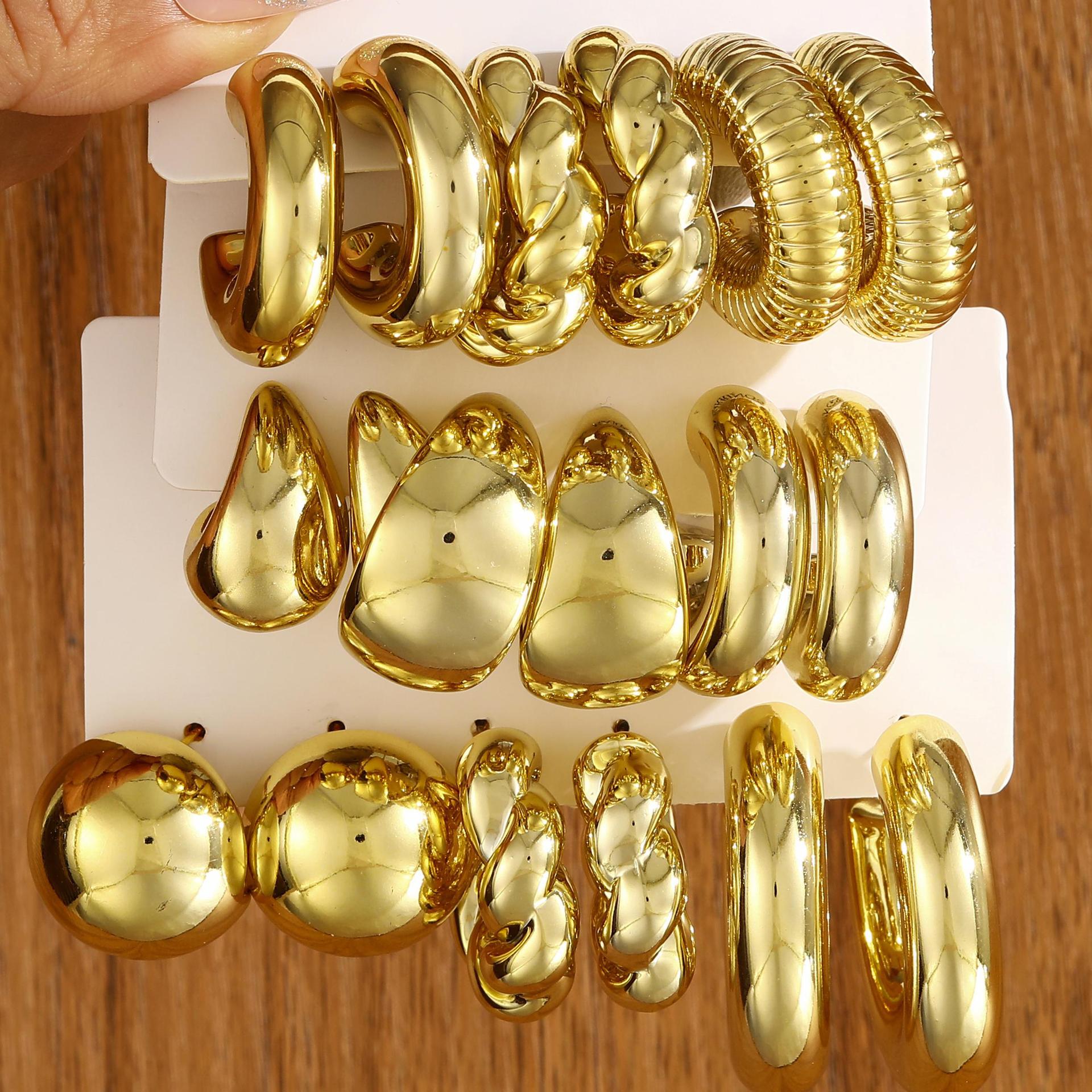 Damen Ohrstecker Set mit modernen, stilvollen Designs Shop Nory