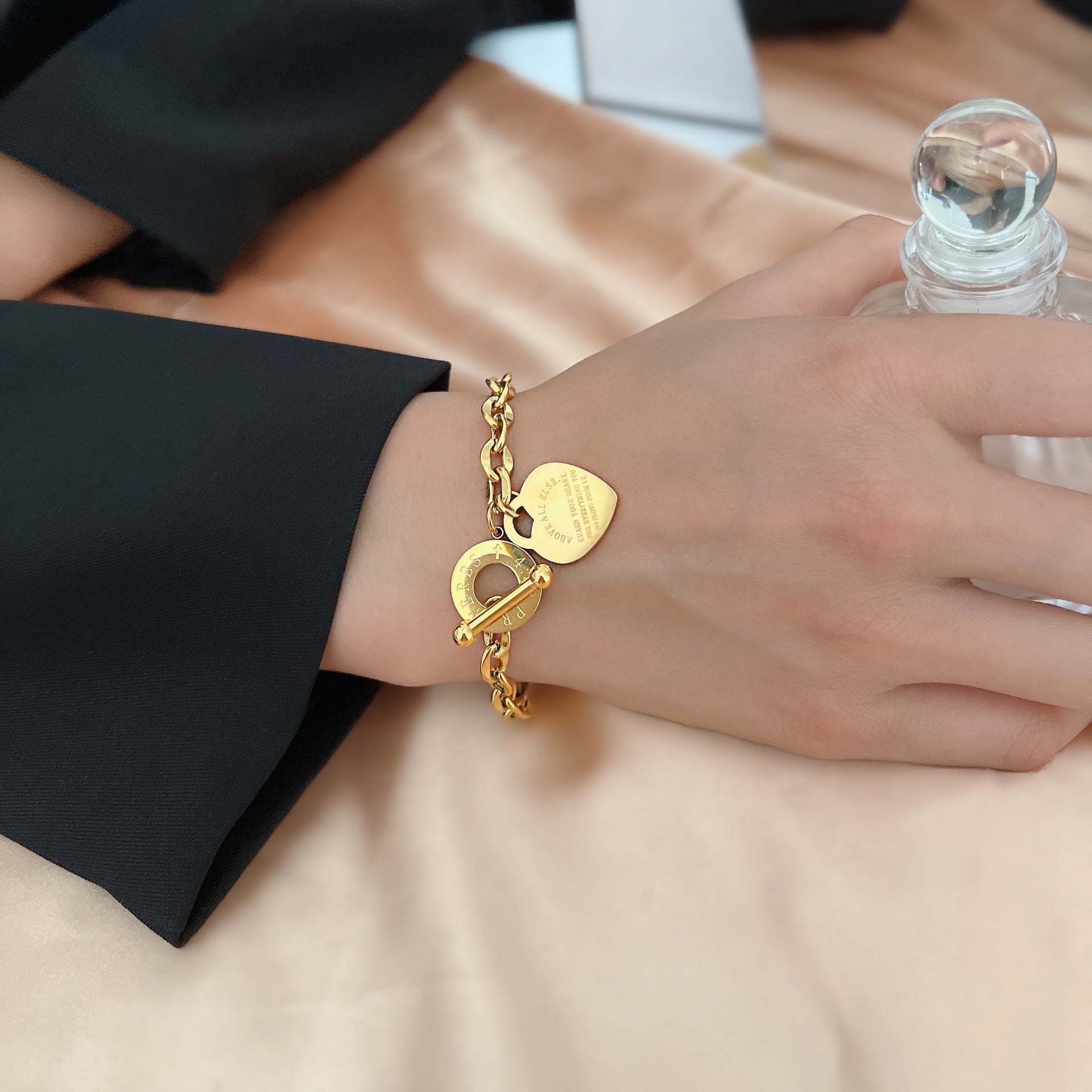 Damen Charm-Armband mit Herzanhänger und graviertem Spruch Shop Nory