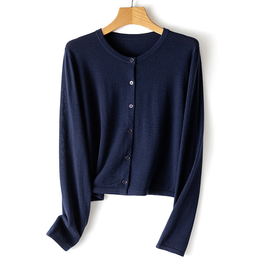 Damen leichte kurz geschnittene Feinstrick-Cardigan mit Rundhalsausschnitt und Knopfleiste Shop Nory