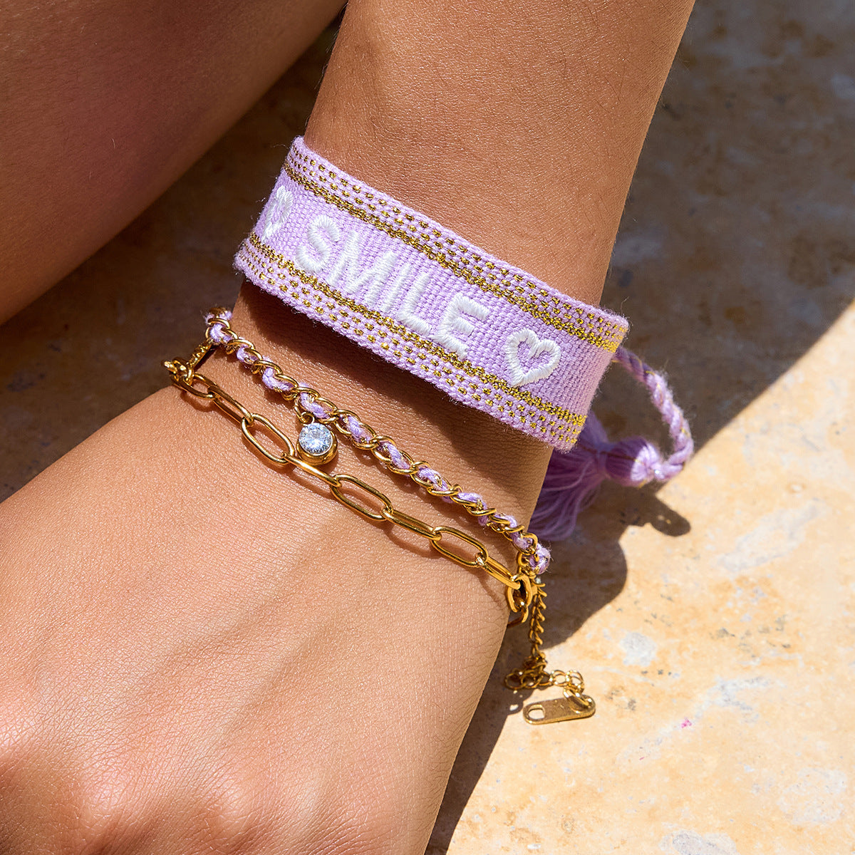 Damen Armband mit bunten Anhängern und hypoallergenen Eigenschaften Shop Nory