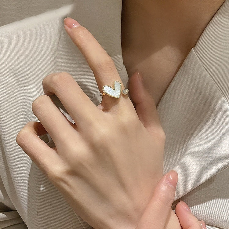 Damen Offener Ring mit herzförmigem Design und funkelnden Akzenten Shop Nory