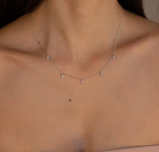 Damen zarte Halskette mit funkelnden Tropfenanhängern Shop Nory