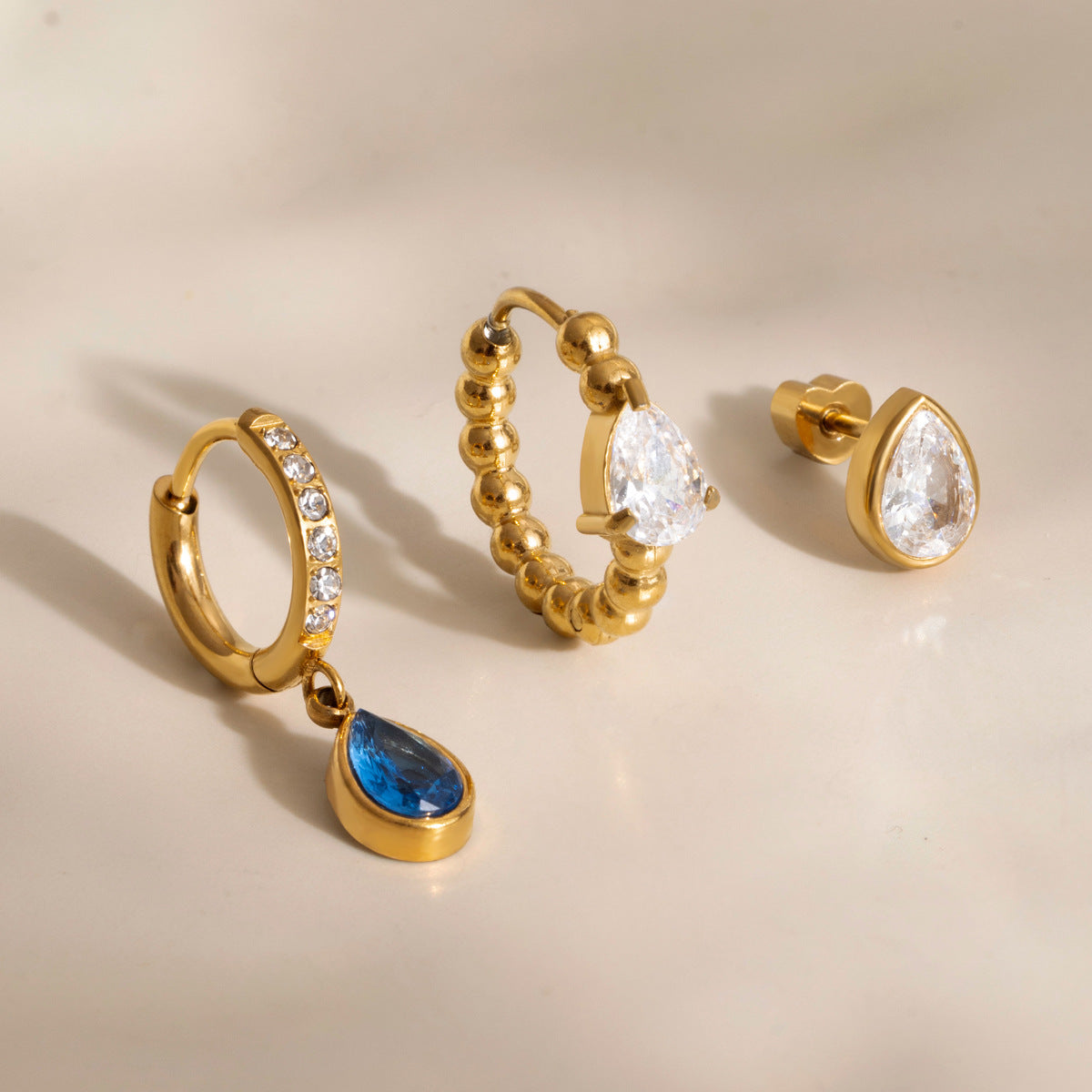 Damen Ohrhänger mit eleganten Kristall-Details und hypoallergenem Edelstahl Shop Nory