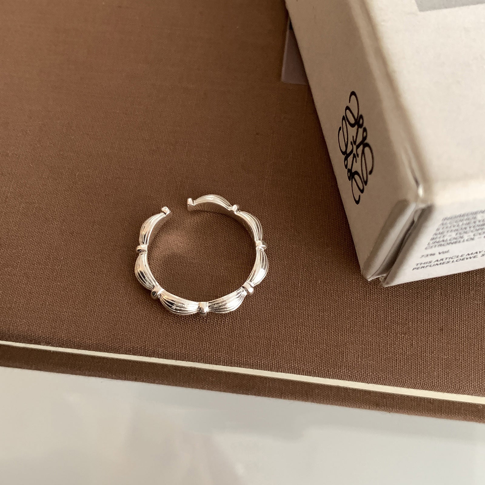 Damen Offener Ring mit modernem gewellten Design Shop Nory